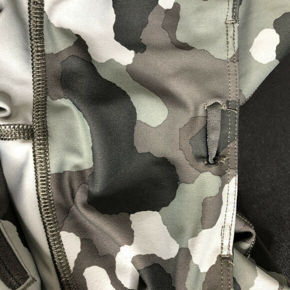 Athleta Lightning Camo 7/8 Pocket Workout Tight Leggings- Women's Size Small - Picture 8 of 8
